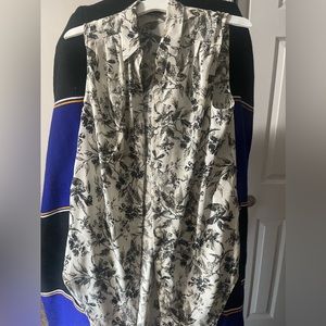 Express women’s sleeveless blouse